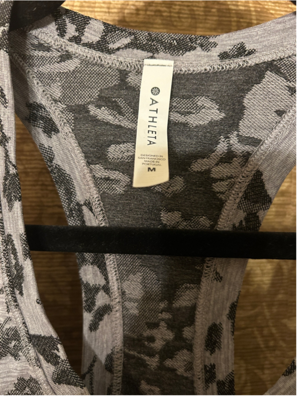 Women's Athleta Momentum Tank Top Medium Gray Black Floral - Picture 7 of 8